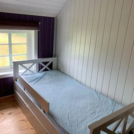 Liten Koselig Hytte Ved Atlanterhavet * Karvåg