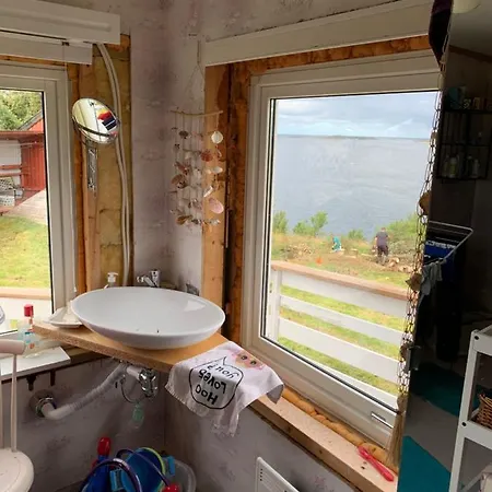 Casa vacanze Liten Koselig Hytte Ved Atlanterhavet Karvåg